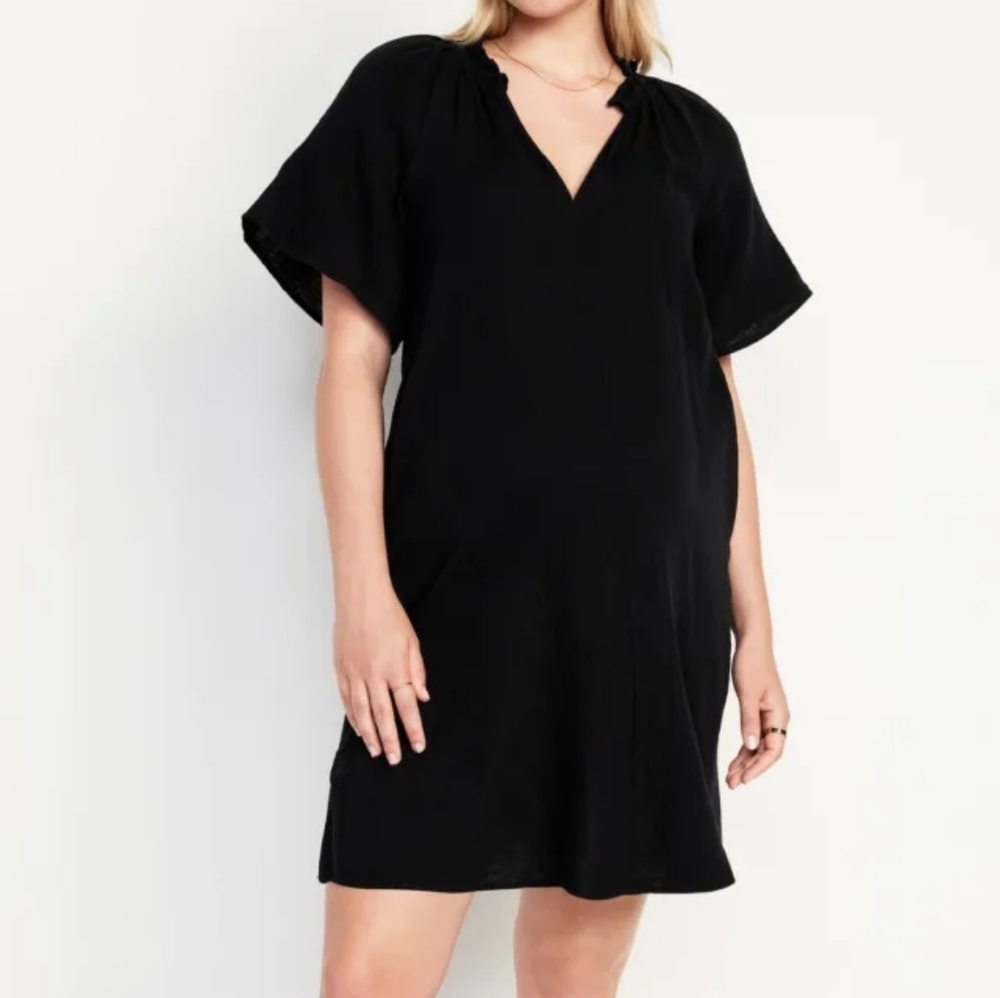 Old Navy Maternity Short-Sleeve Swing Dress
